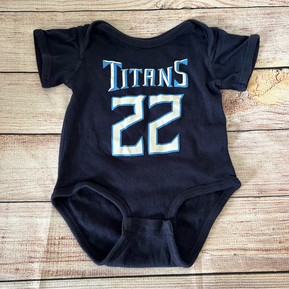 OuterStuff | Baby Onesie Tennessee Titans #22 Henry Size 3-6 Months